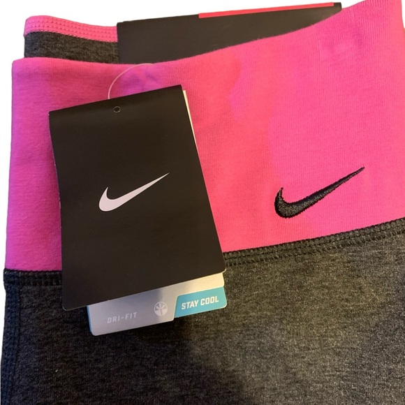 Nike Women's Classic Dri Fit Yoga/Workout Pants NEW WITH TAGS - Picture 3 of 6